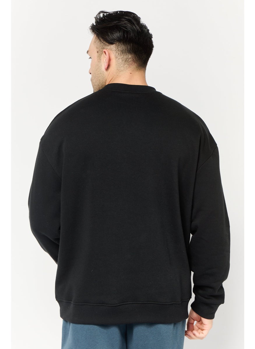 Men Sportswear Fit Long Sleeve Outdoor Sweatshirt, Black