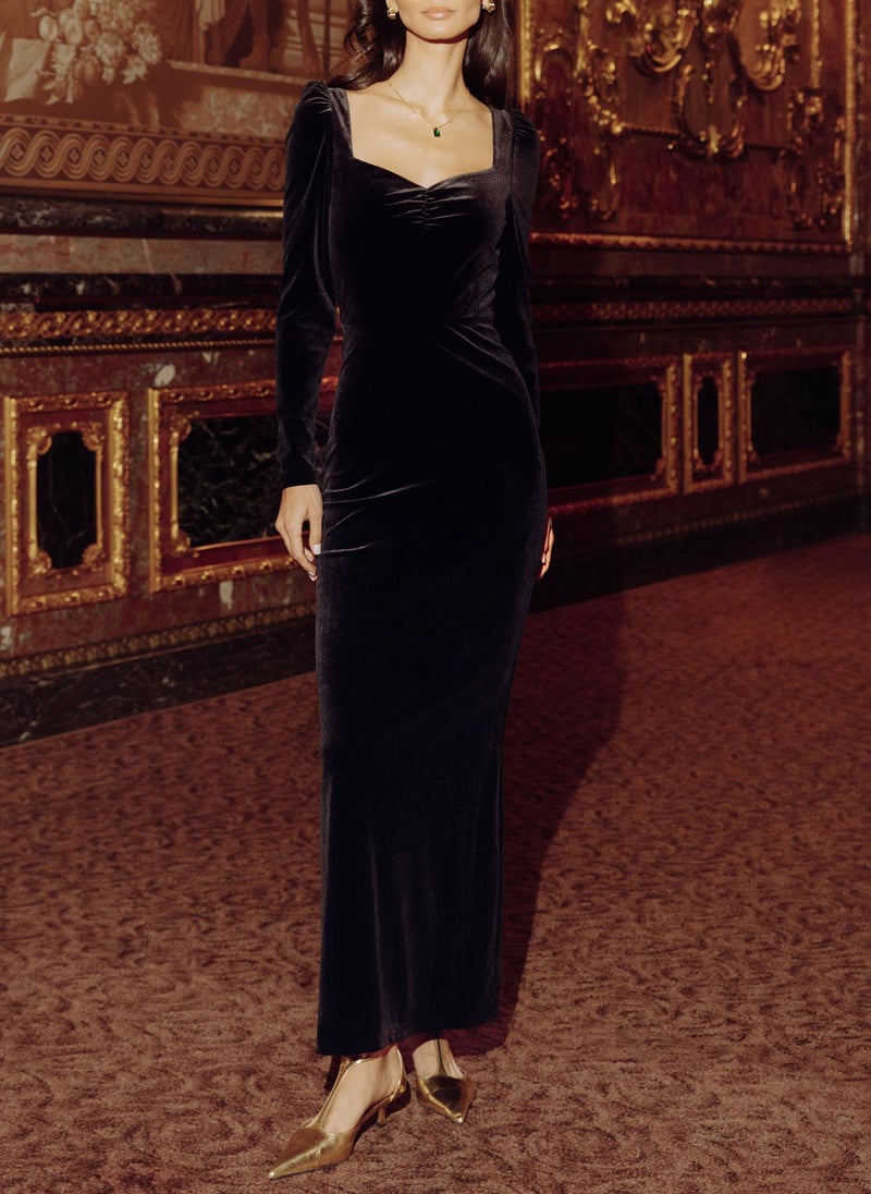 Velvet maxi dress with gathering on the bodice