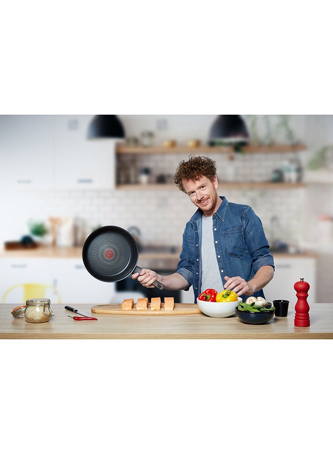 TEFAL Frying Pan | UNLIMITED frypan 26 cm | Scratch resistance | 100% safe non stick coating | Thermo signal™ | Perfect searing | Made in France | Induction | 2 Years Warranty | G2550502 Black 26 cmcm