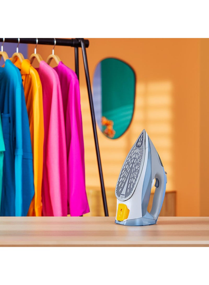 Steam Iron Series 7000 - 45g/min Continuous Steam, 300 ml 2600 W DST7011/26 Light Blue/Grey