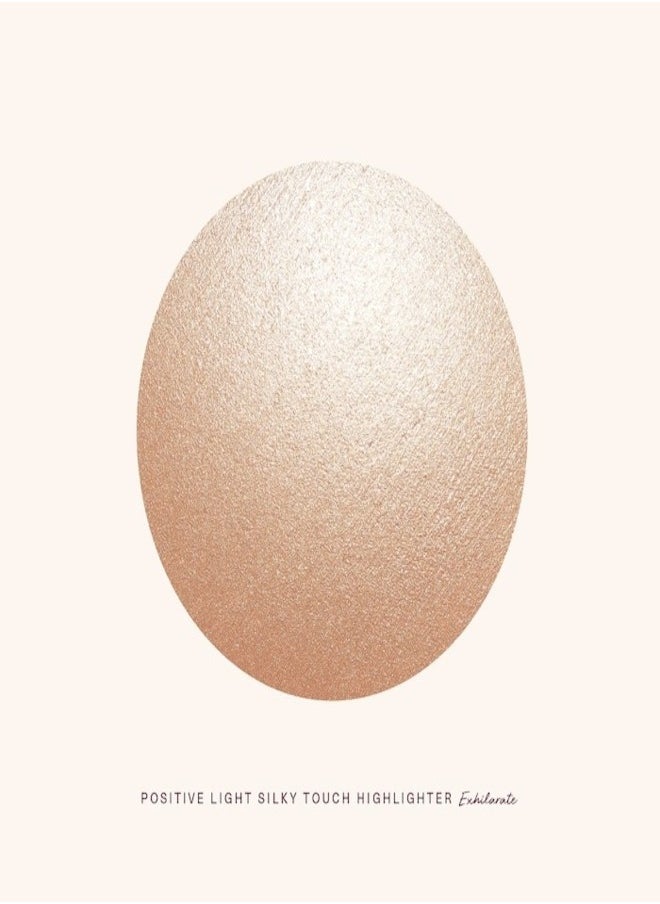 Rare Beauty by Selena Gomez Positive Light Silky Touch Highlighter – Exhilarate - Champagne Gold – Ultra-Fine, Weightless, and Long-Lasting Luminous Powder for a Radiant Glow – 2.8g / 0.098 oz