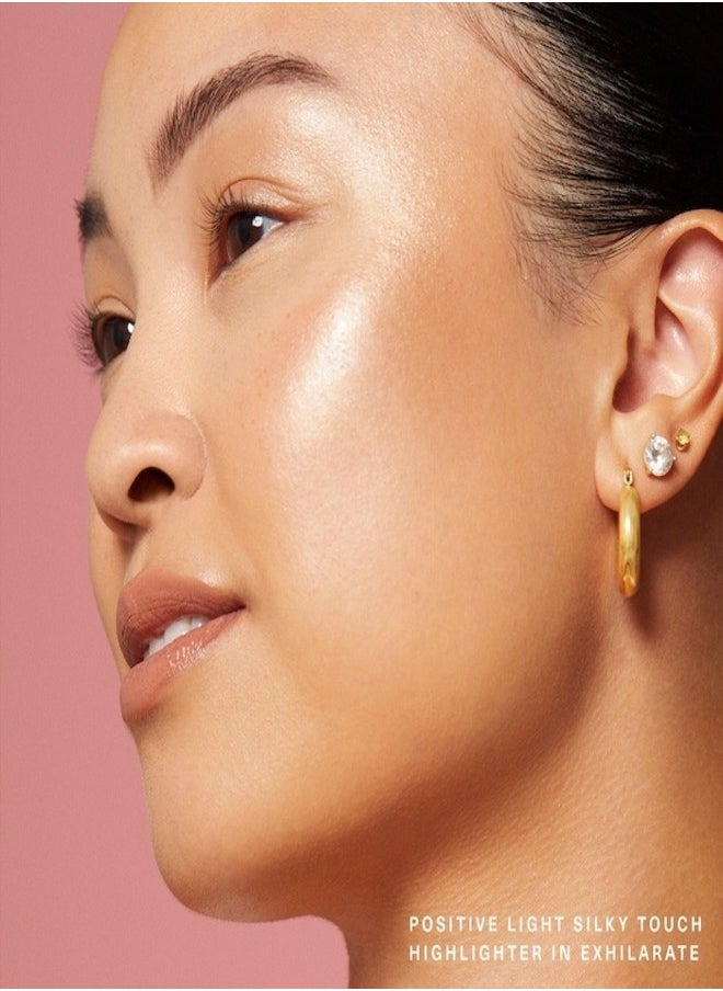 Rare Beauty by Selena Gomez Positive Light Silky Touch Highlighter – Exhilarate - Champagne Gold – Ultra-Fine, Weightless, and Long-Lasting Luminous Powder for a Radiant Glow – 2.8g / 0.098 oz