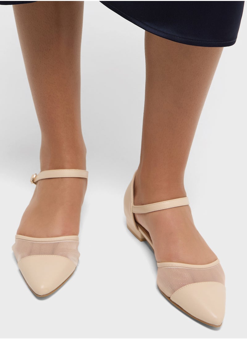 Mesh Detail Pointy Toe Flat Shoe