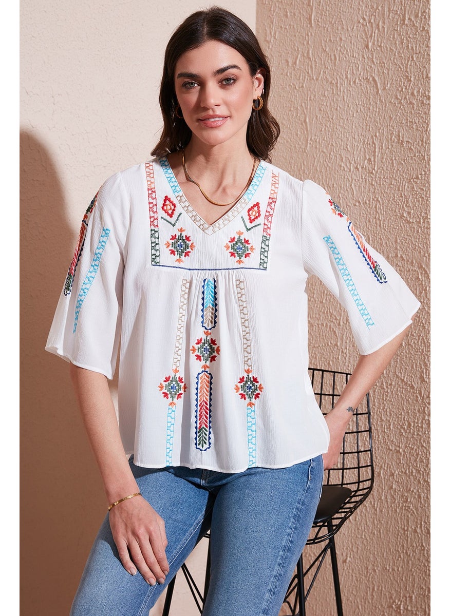 Cotton Regular Fit Embroidered Blouse Women's BLOUSE 611BZ0247