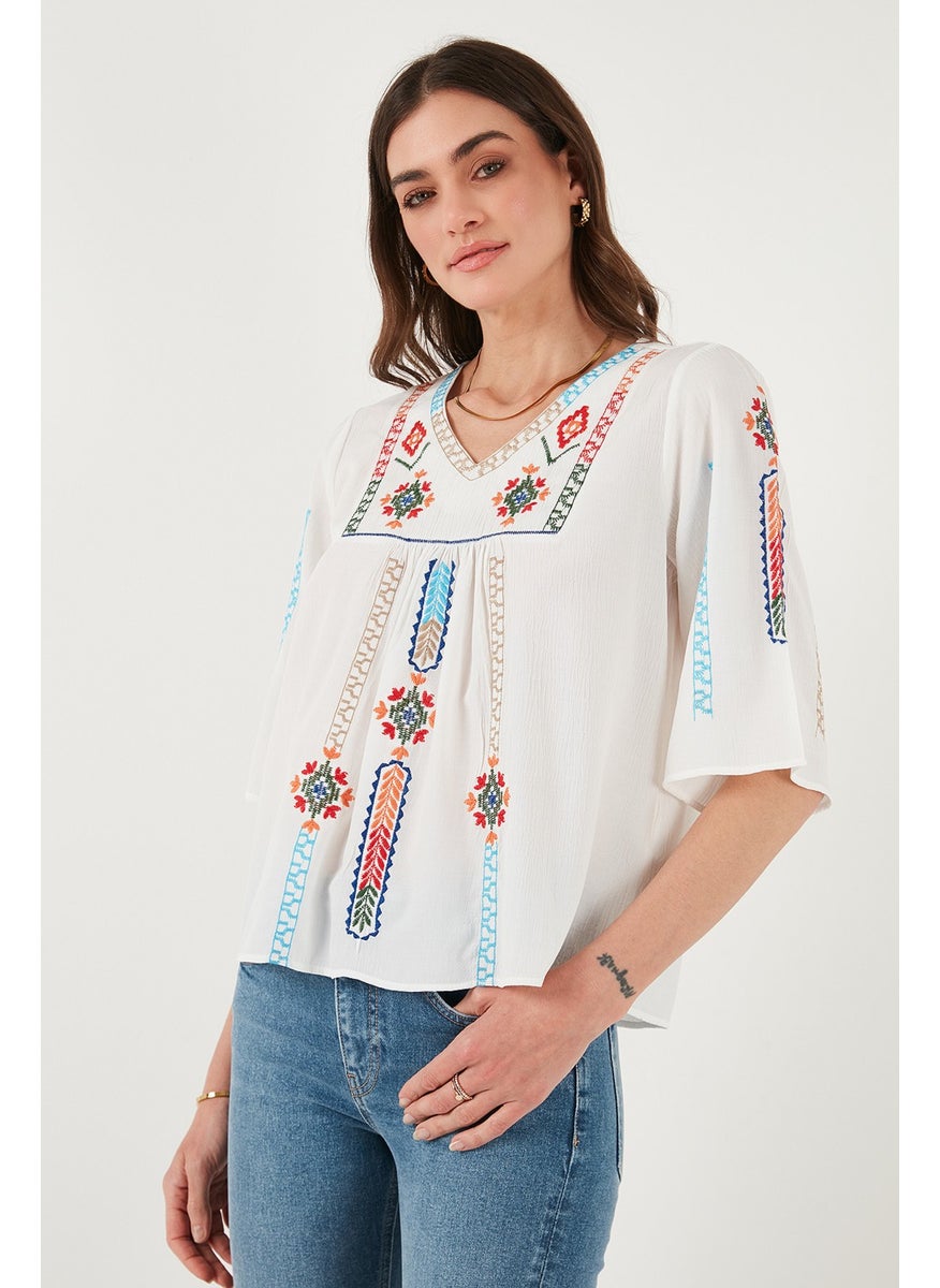 Cotton Regular Fit Embroidered Blouse Women's BLOUSE 611BZ0247