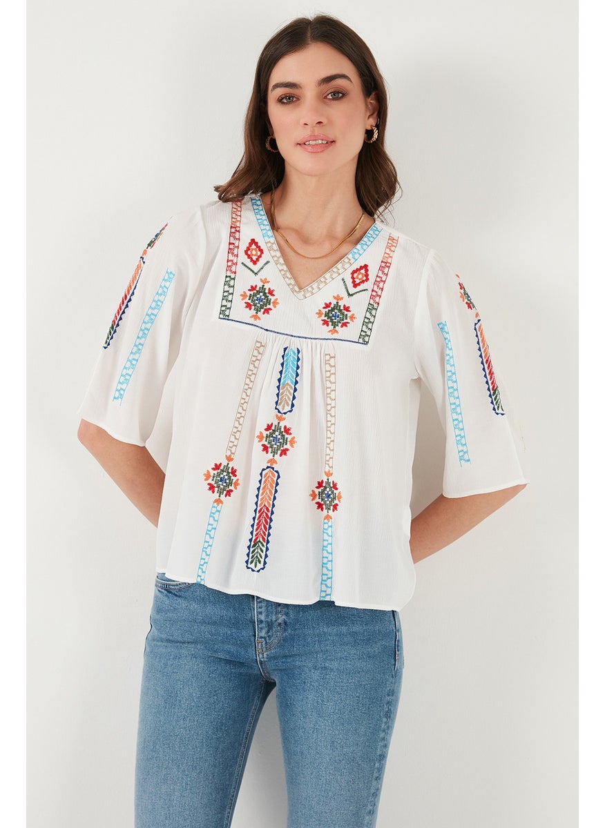 Cotton Regular Fit Embroidered Blouse Women's BLOUSE 611BZ0247