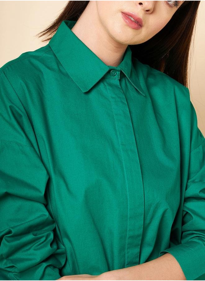 Stay effortlessly stylish with this comfortable Green Oversized Shirts Solid design crafted from 100% Cotton featuring Long Sleeves with Button closure.