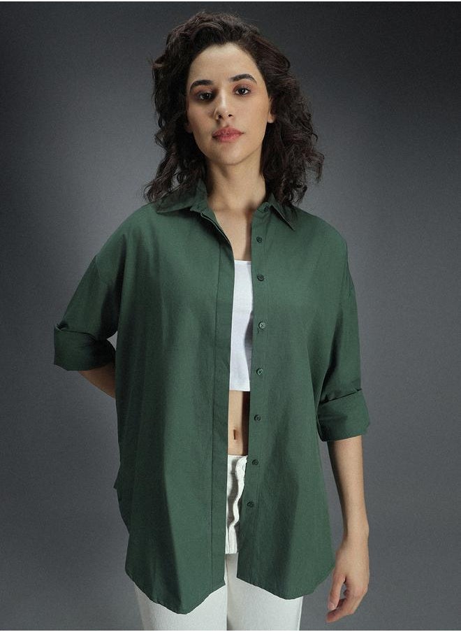 Stay effortlessly stylish with this comfortable Green Tailored Fit Shirts Solid design crafted from 100% Cotton featuring Long Sleeves with Button closure.