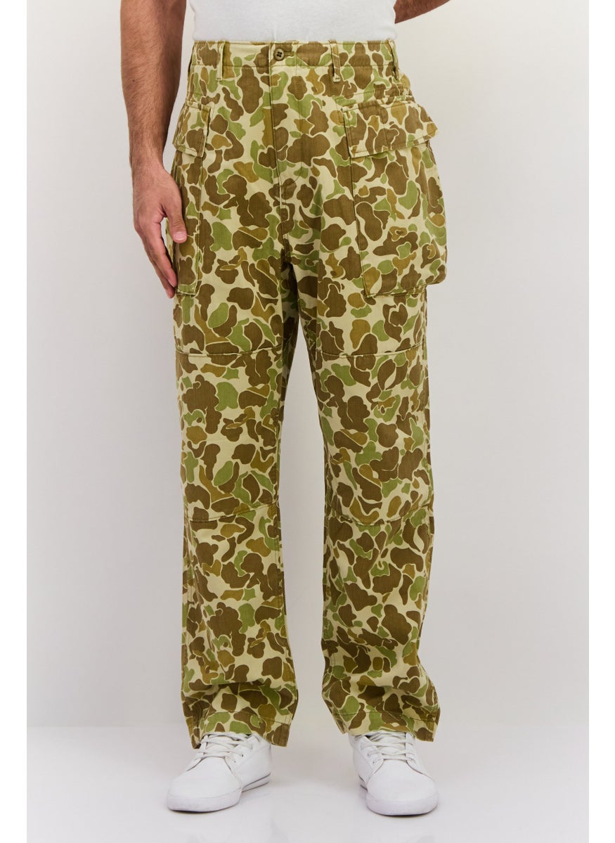 Men Regular Fit Camouflage Cargo Pants, Olive Combo