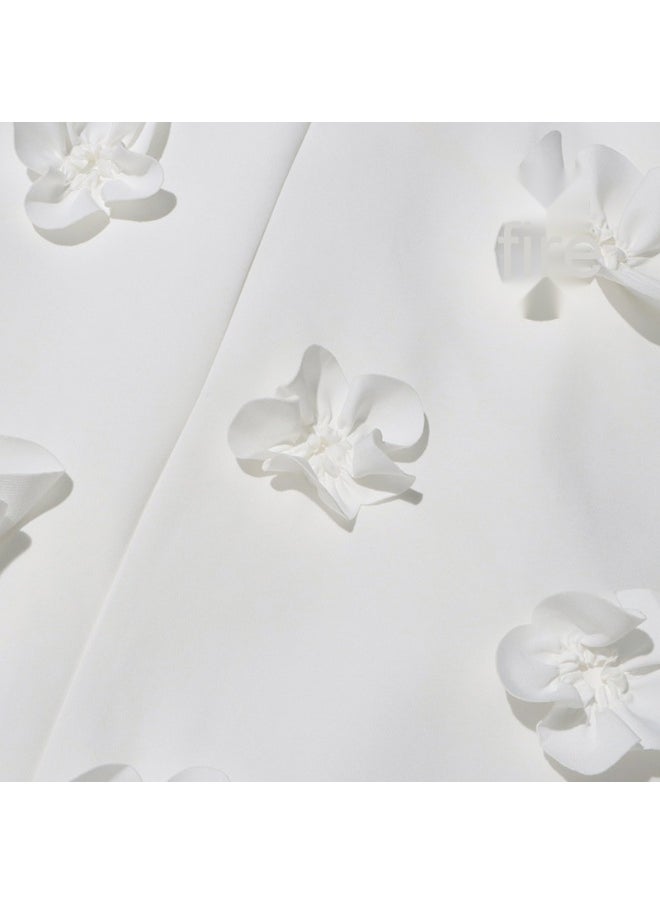 Elegant White 3D Floral Maxi Dress, Sleeveless & Ruffled Shoulder, Runway - Style Gown