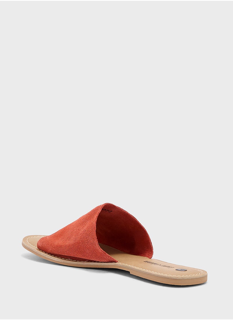 Essential Flat Sandal