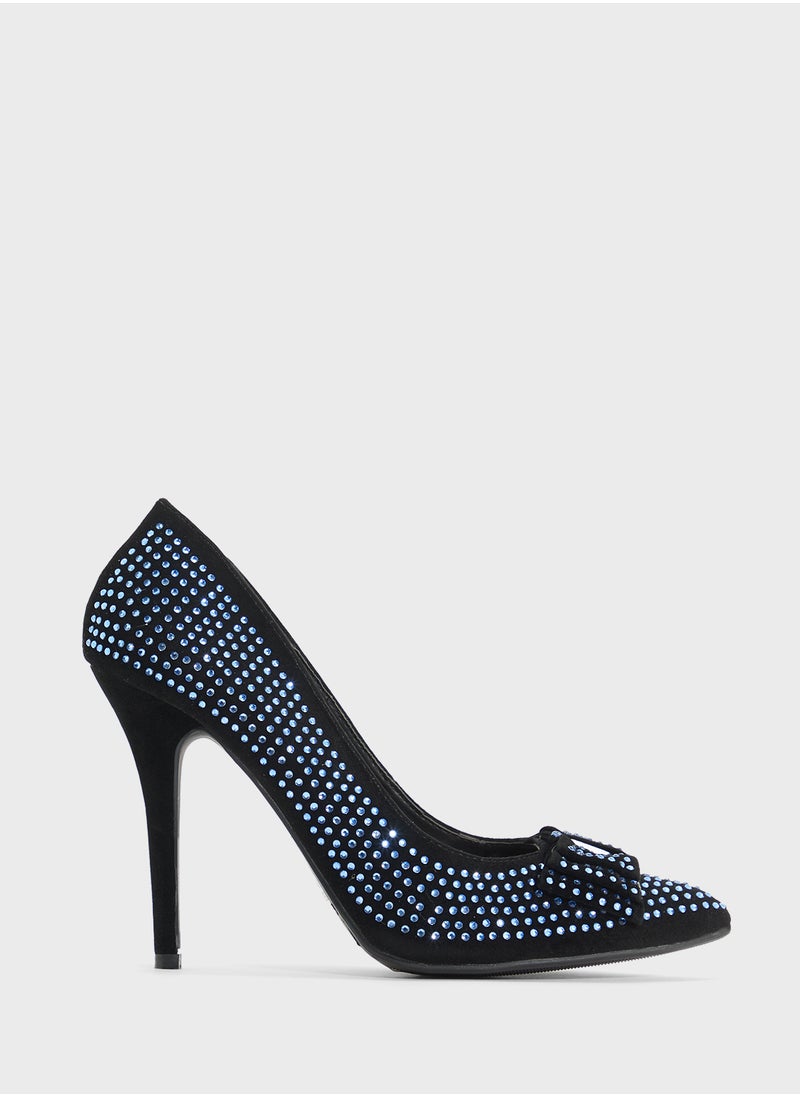 Studded Pump With Bow