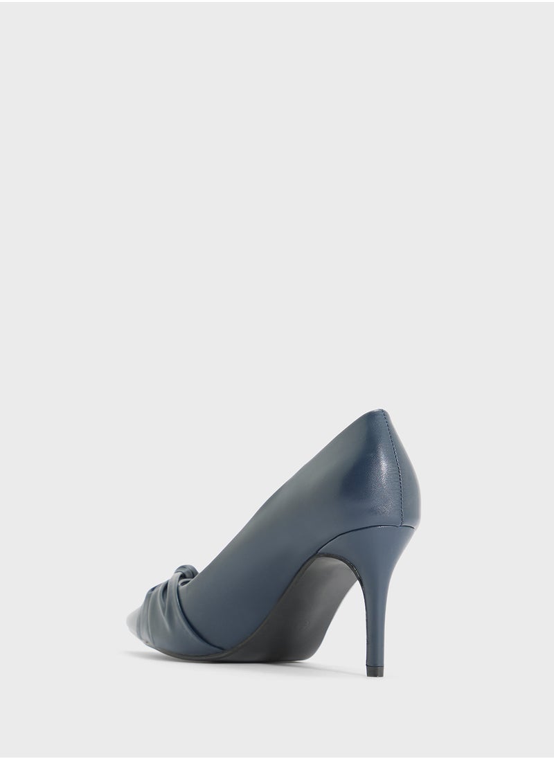 Pointed Pump With Knot Detail