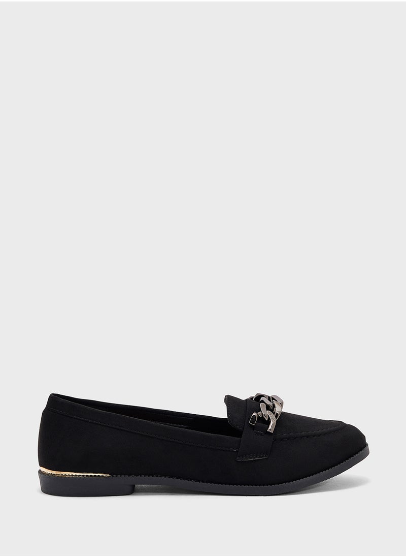 Loafer With Chain Strap