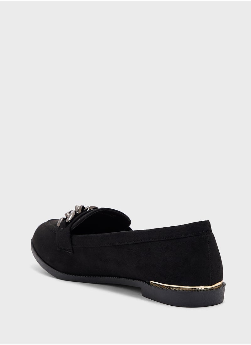 Loafer With Chain Strap
