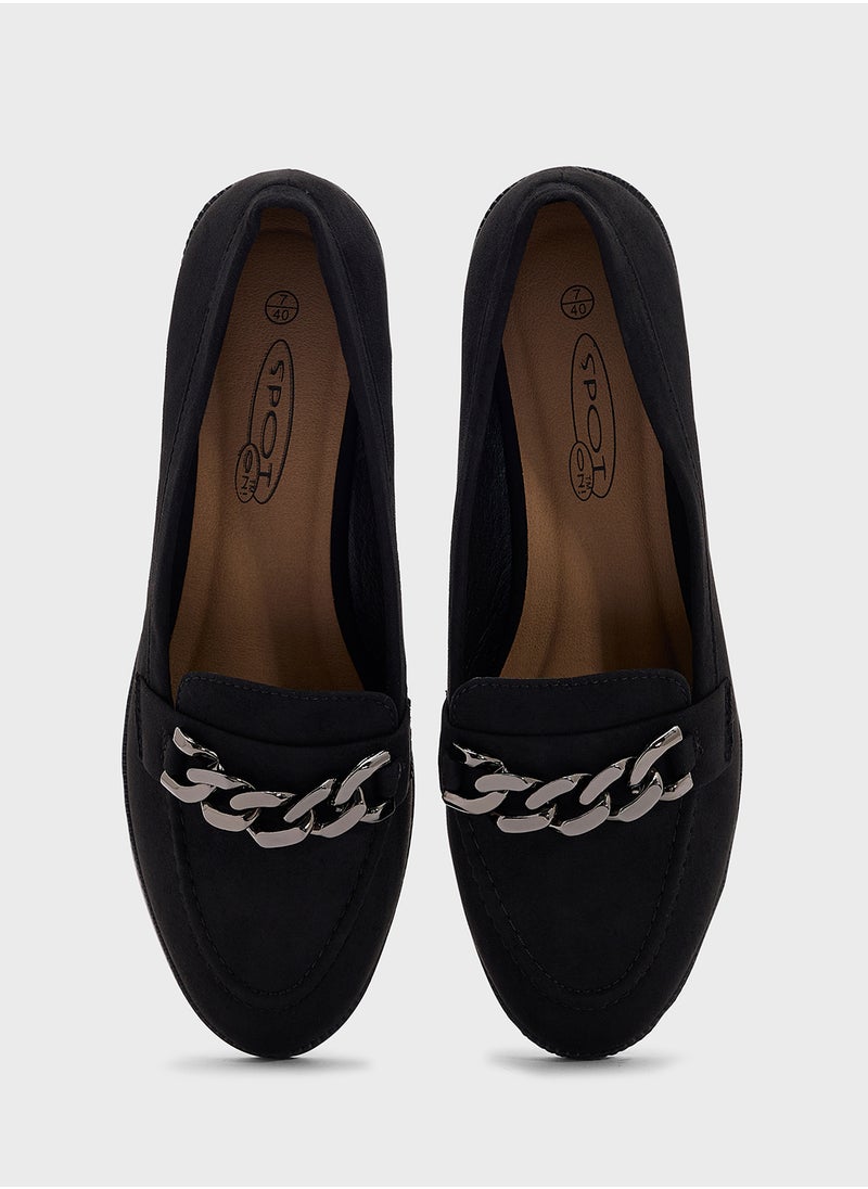 Loafer With Chain Strap