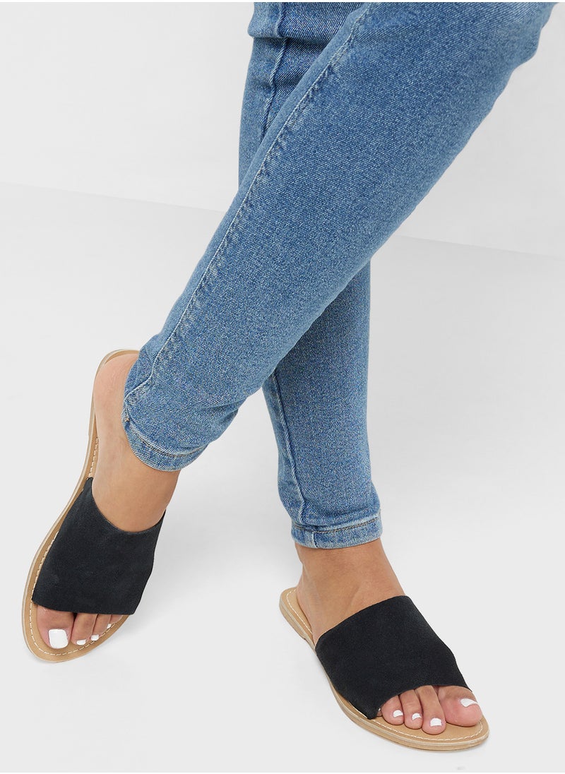 Essential Flat Sandal