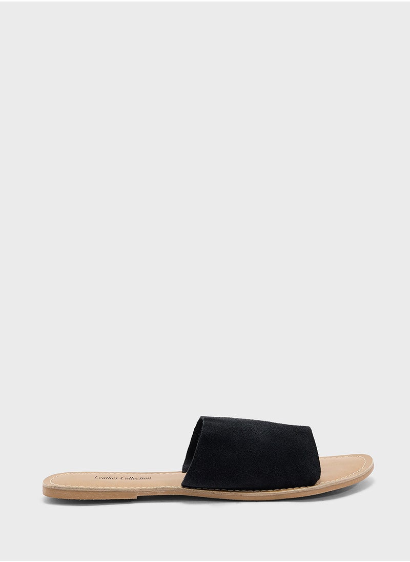 Essential Flat Sandal
