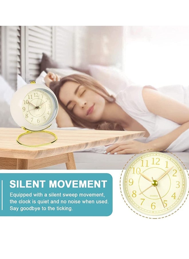 Silent Bedside Clocks Battery Operated Non-Ticking Analogue Retro Alarm Clock Bedroom Simple Loud Alarm Desk Clock Vintage Alarm Clocks with Light Large Display for Heavy Sleepers Office