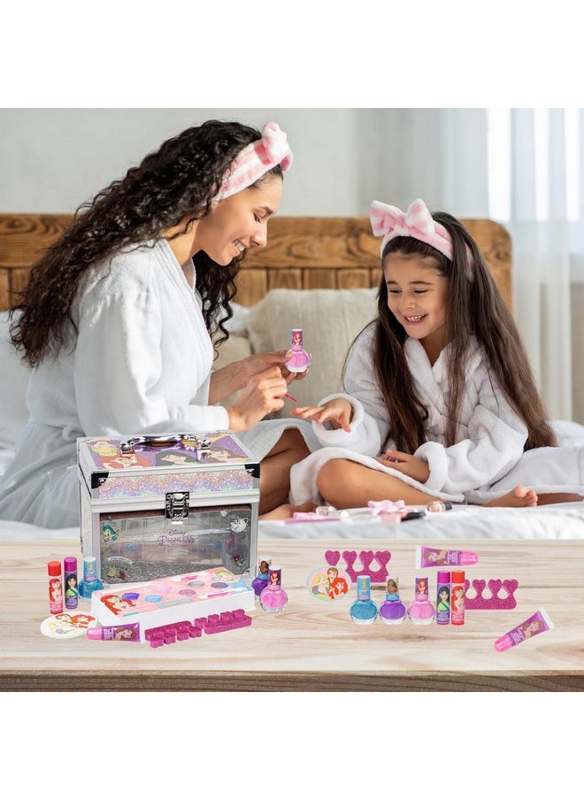 Disney Princess Train Case Girls Beauty Set, Kids Makeup Kit for Girls, Real Washable Toy Makeup Set, Play Makeup, Pretend Play, Party Favor, Birthday, Toys Ages 3 4 5 6 7 8 9 10 11 12
