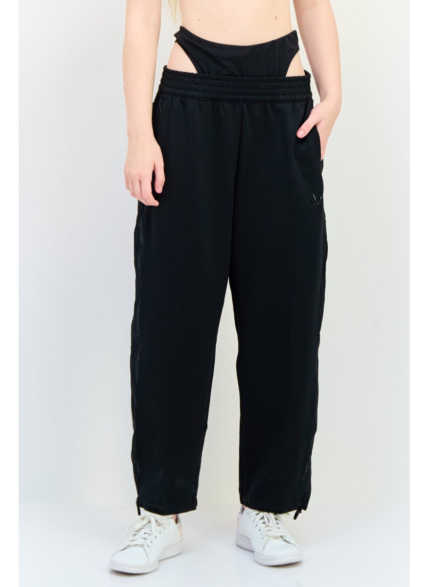 Women Loose Fit 7/8th Outdoor Sweatpants, Black