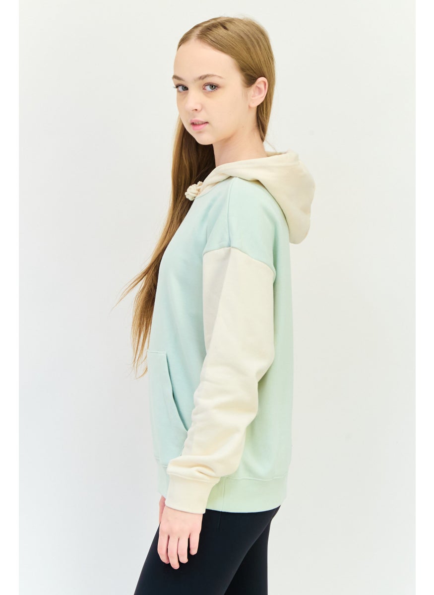 Women Sportswear Fit Long Sleeve Outdoor Hoodie, Multicolor