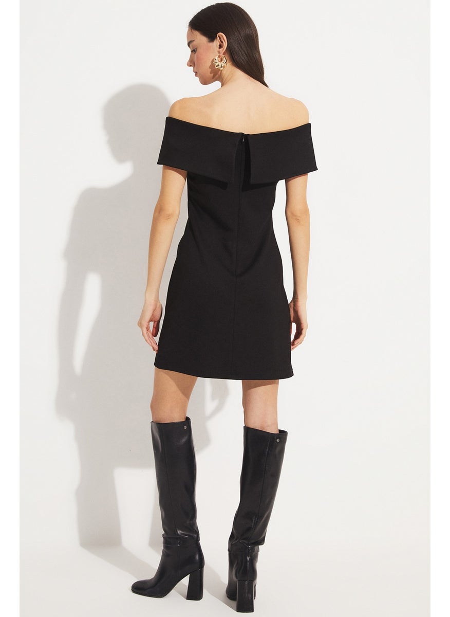 Women's Body-Fitting Carmen Collar Knitted Mini Dress