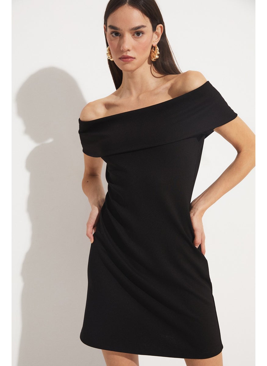 Women's Body-Fitting Carmen Collar Knitted Mini Dress