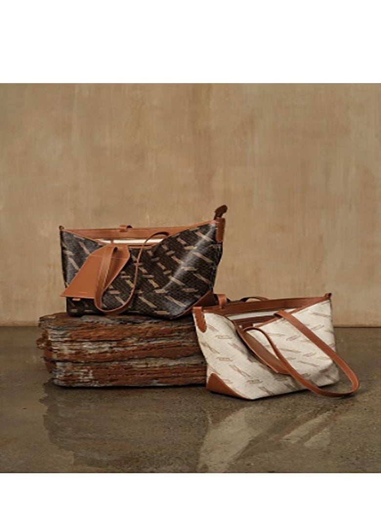 Medium - Sized Tote Bag Inspired by Old - Flower Retro Aesthetic, Perfect for Commuters