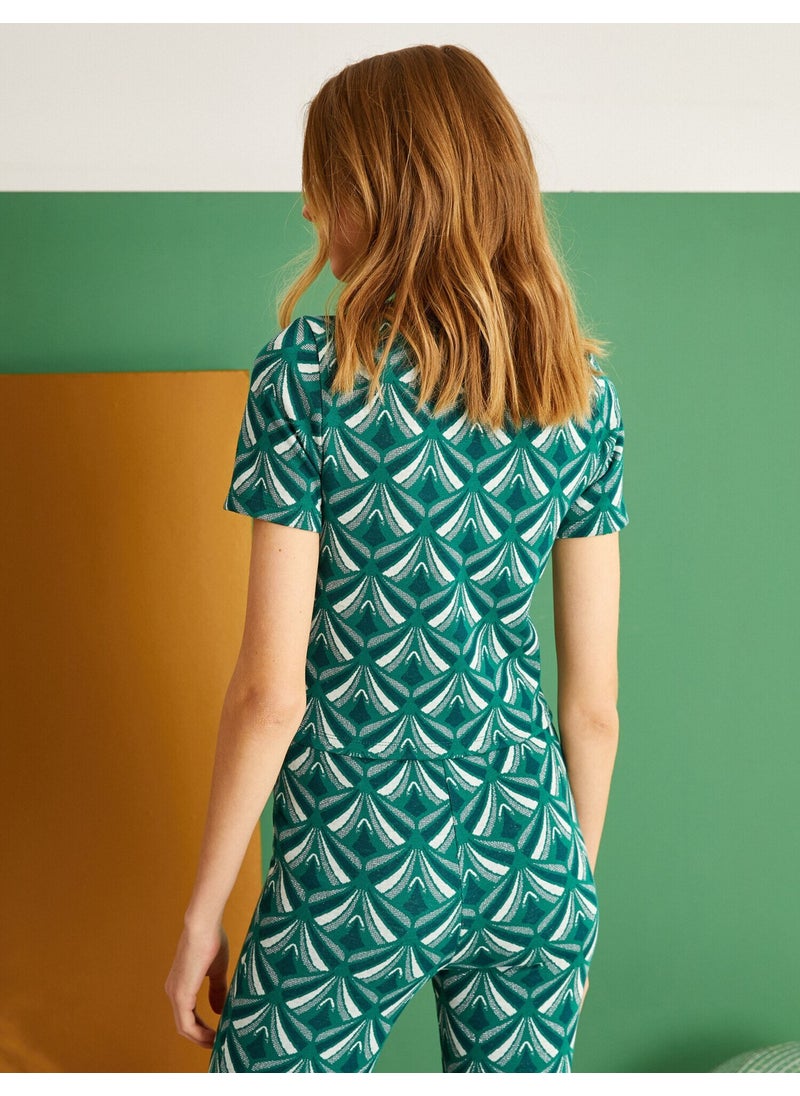 Short Sleeve Patterned Window Detailed T-Shirt