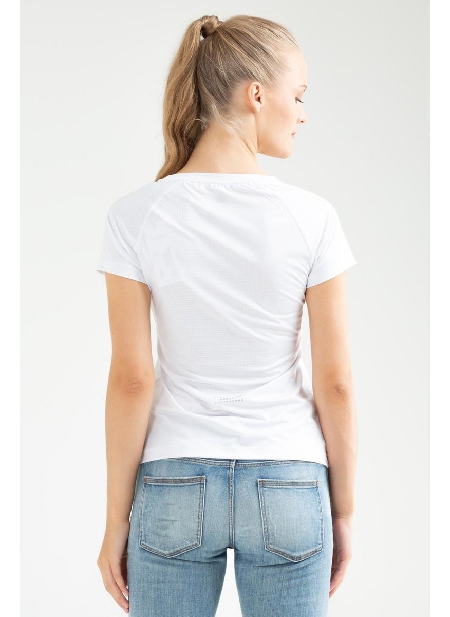 White White Slim Fit Knitted Pattern Lycra O Neck Short Sleeve Women's T-Shirt