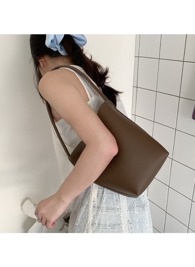 Simple Girl's Shoulder Bag Advanced Sense Refined Bucket Bag Large Capacity Small Wind Commuter Bag