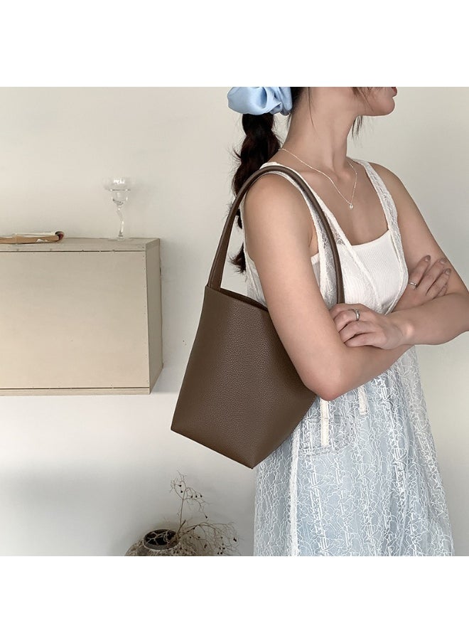 Simple Girl's Shoulder Bag Advanced Sense Refined Bucket Bag Large Capacity Small Wind Commuter Bag