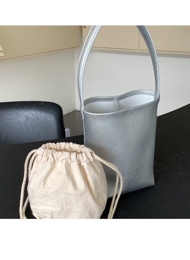 Simple Girl's Shoulder Bag Advanced Sense Refined Bucket Bag Large Capacity Small Wind Commuter Bag
