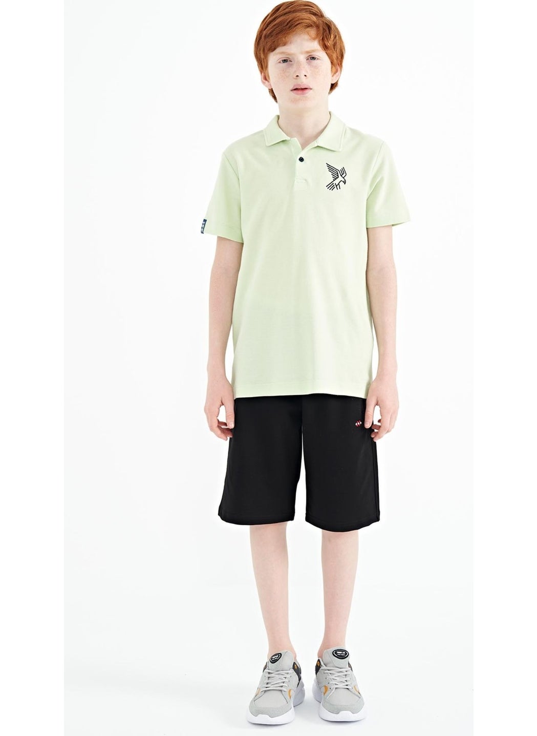 Light Green Minimal Embroidery Detailed Standard Pattern Polo Collar Boy T-Shirt - 11084