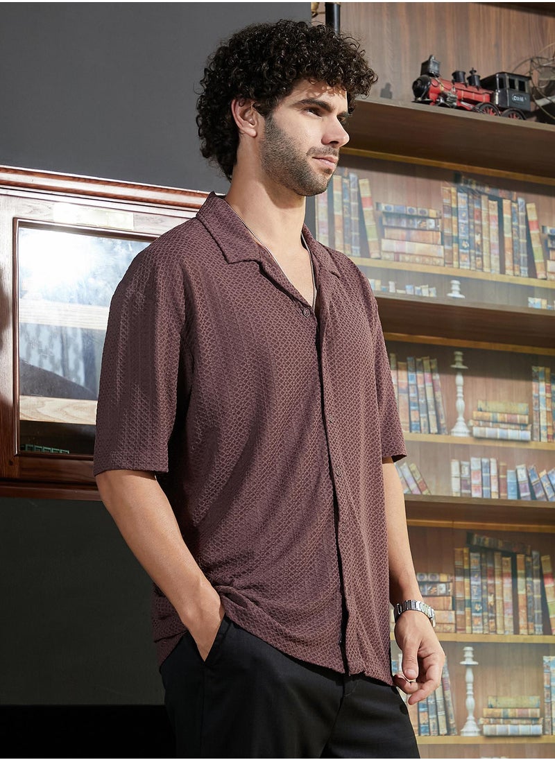 Campus Sutra Men's Brick Brown Zigzag-Helix Resort Oversized Shirt For Casual Wear | Cuban Collar | Short Regular Sleeves | Button Closure | Oversized Shirt Crafted With Comfort Fit For Everyday Wear