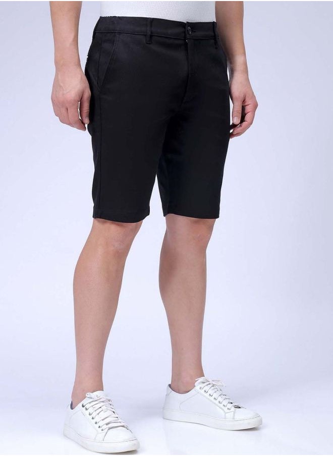 Men Regular Fit Solid Mid-Rise Chino Shorts