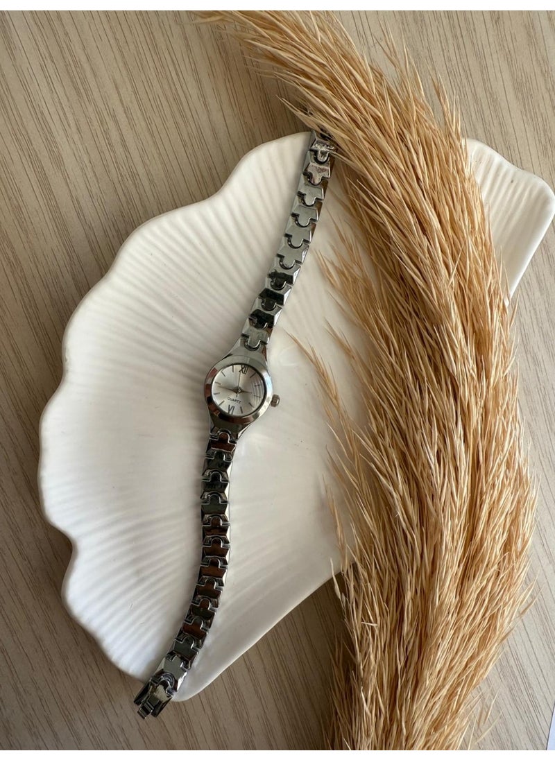Retro Minimal Wicker Strap Vintage Women's Wristwatch Beaded Model