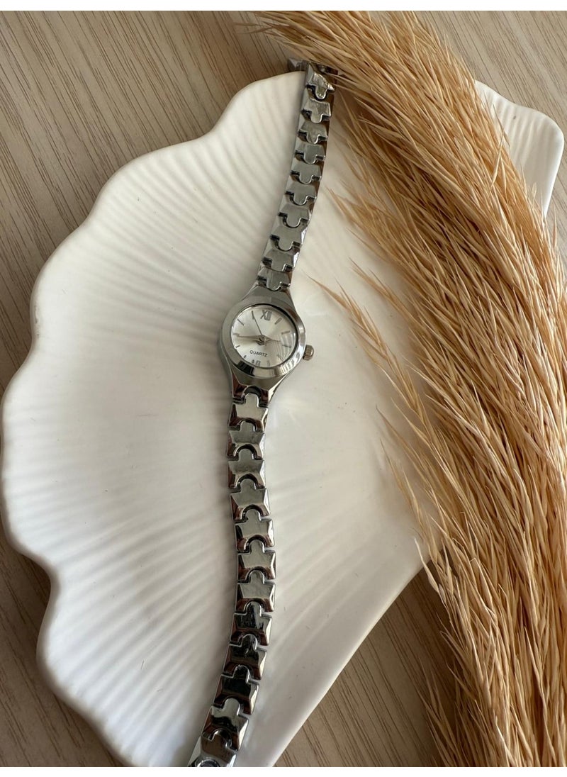Retro Minimal Wicker Strap Vintage Women's Wristwatch Beaded Model