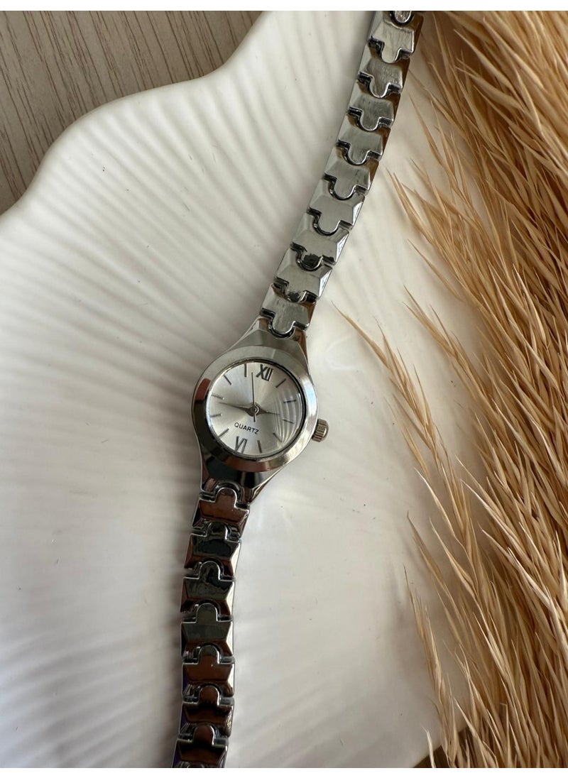 Retro Minimal Wicker Strap Vintage Women's Wristwatch Beaded Model