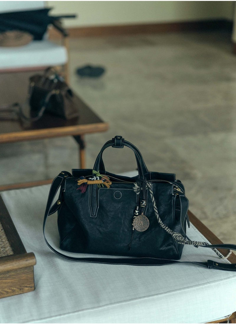 Simple retro small travel bag