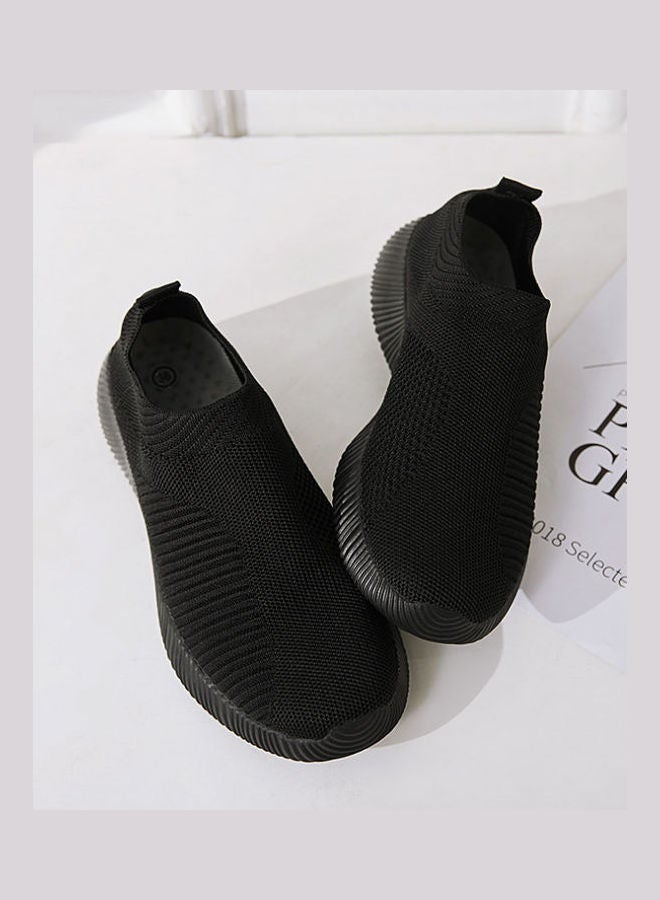 Knitted Round Toe Slip-Ons Black