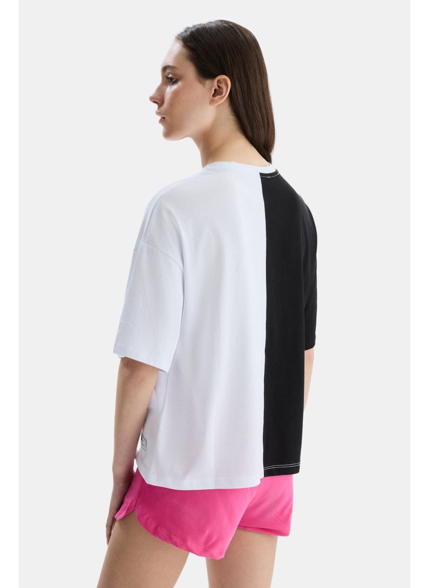 Felız Black Crew Neck Embroidered Women's Tshirt