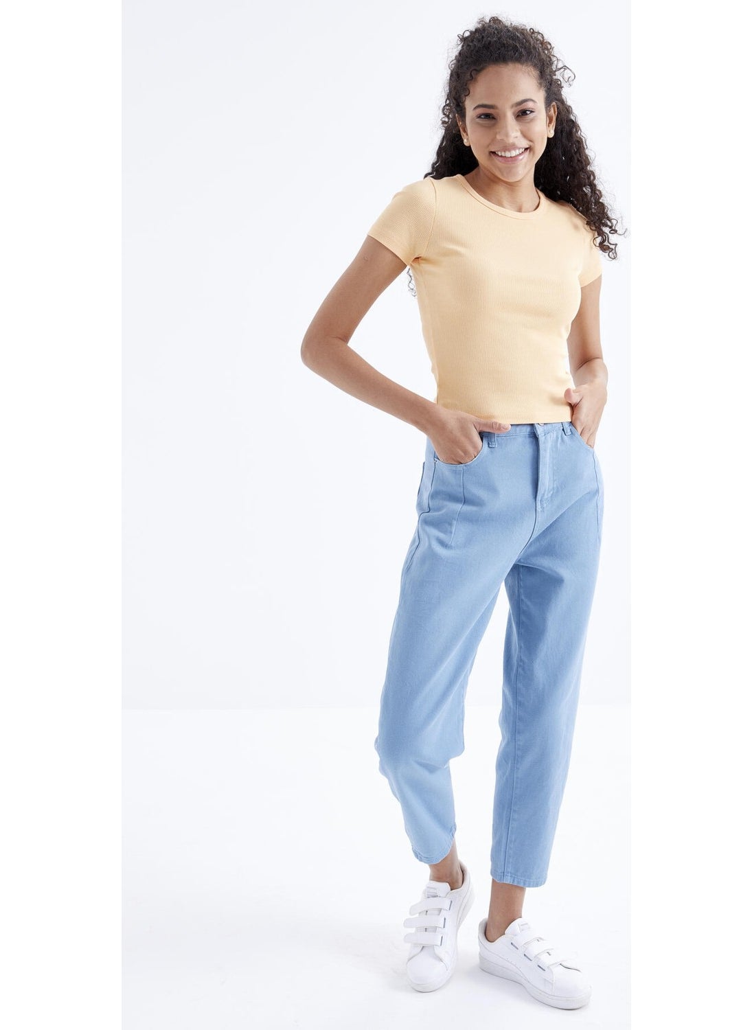 Melon Inside Basic Short Sleeve O Neck Women's Crop Top - 97202