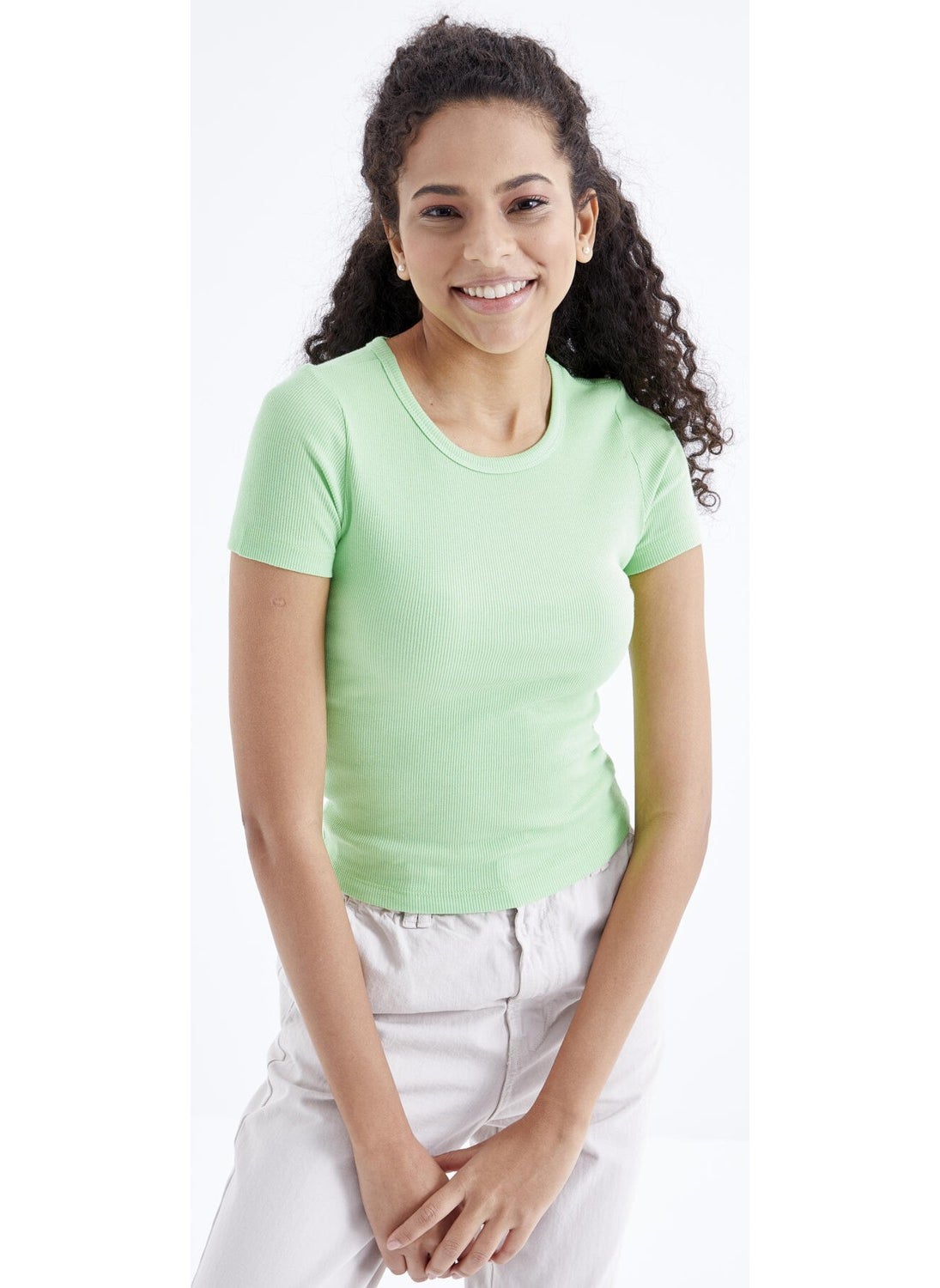 Peanut Green Basic Short Sleeve O Neck Women's Crop Top - 97202