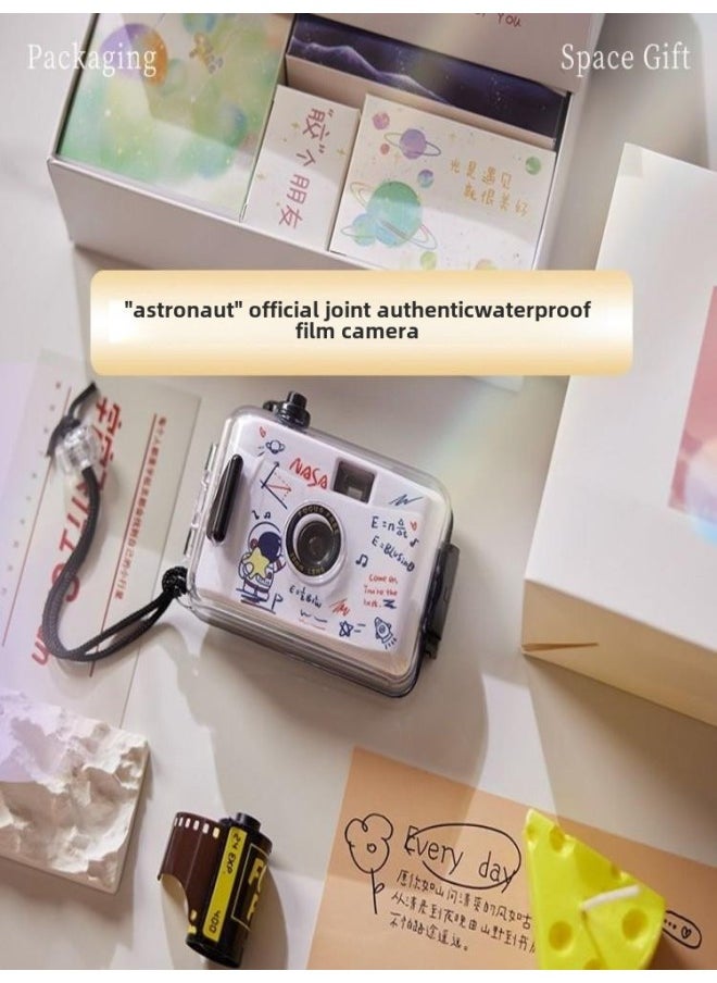 The Birthday Gift Of The Girl Student's Entry-level Affordable Portable Camera-Color:Little Monster Gift Box Gift Bag Packaging - Camera + 12 Film + Gift + Gift Box