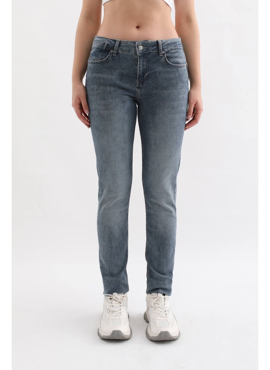 Women's Normal Waist Lycra Slim Fit Jeans Blue