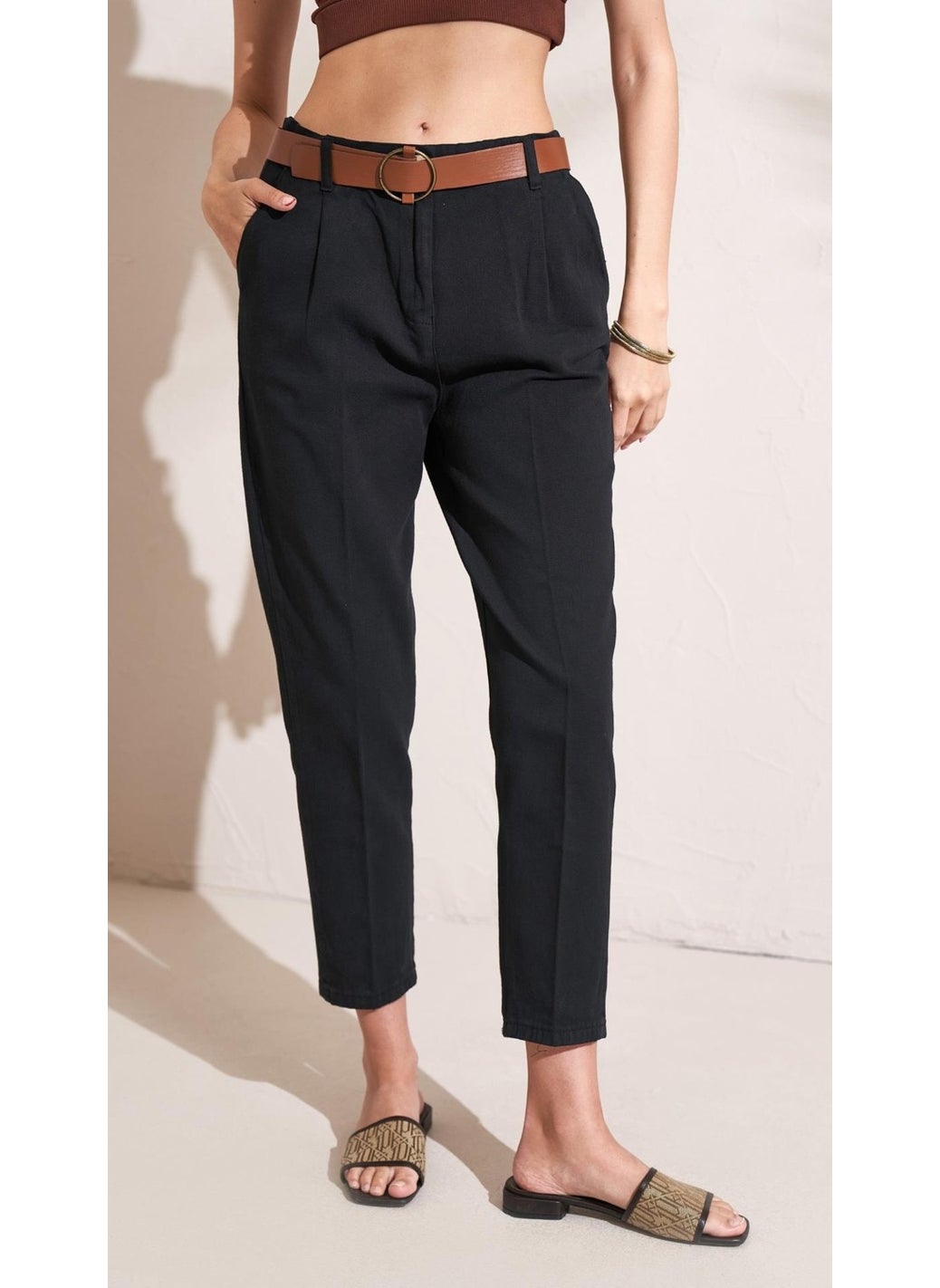 Women's Black Waist Belted Gabardine Carrot Trousers