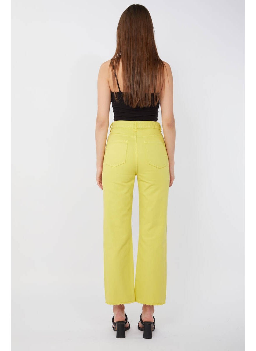 Women's Basic Cut Leg Jeans Pistachio Green