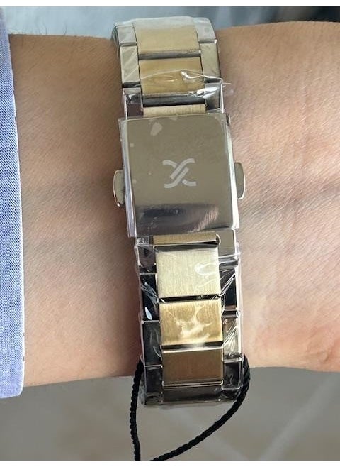 Stylish and Sporty New Model Women's Wristwatch Suitable for All Uses with Modern Design